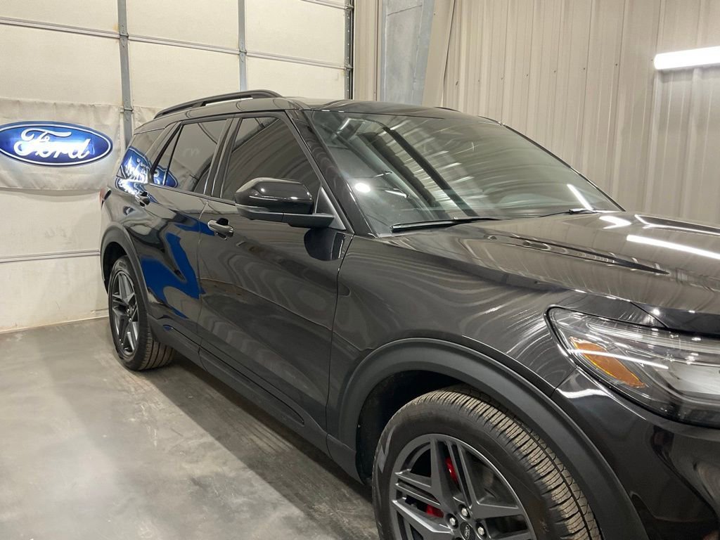 Used 2025 Ford Explorer ST w/ Sun And Sound Package image 4