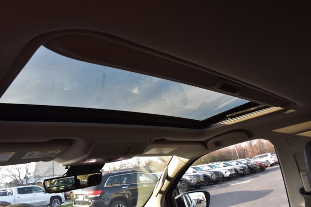 Used 2024 Nissan Frontier SL w/ Technology Package image 17