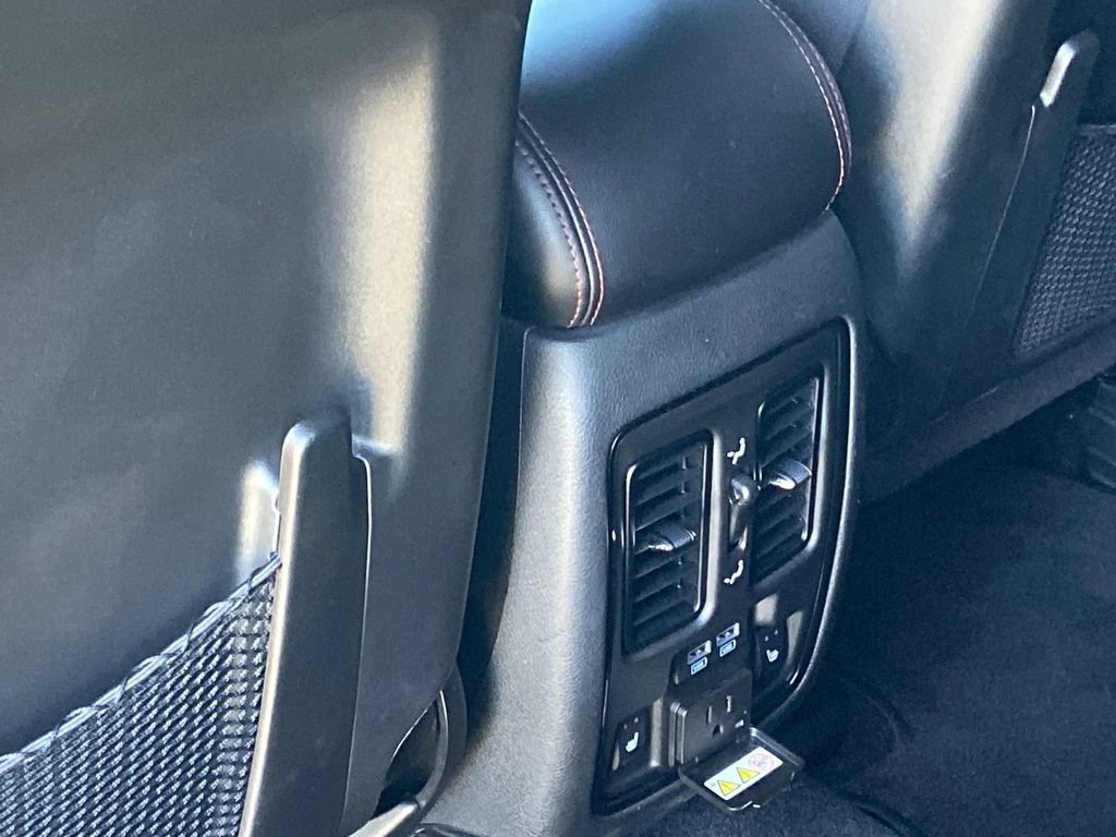 Used 2022 Dodge Durango R/T w/ Blacktop Package AWD/4WD image 17