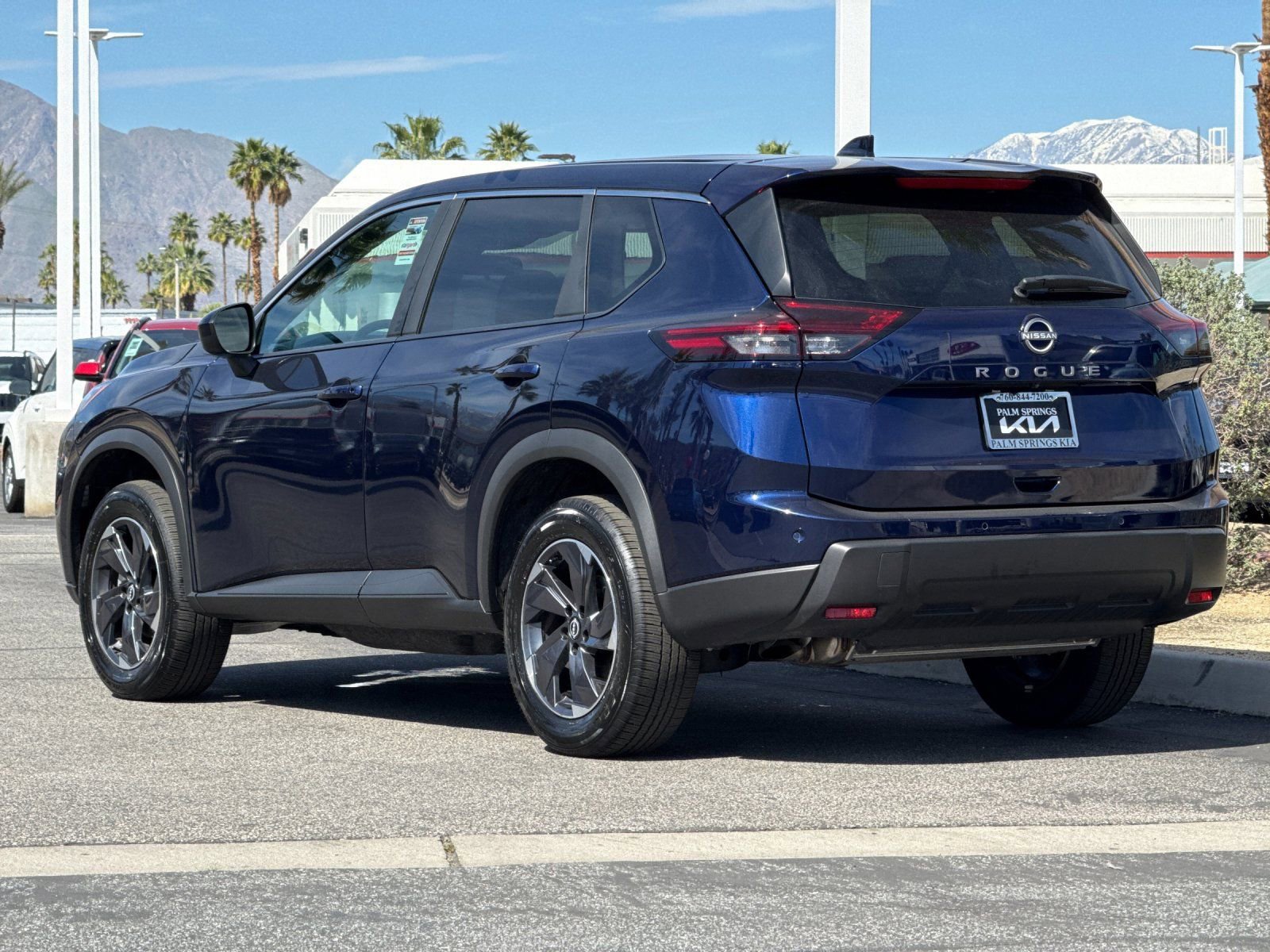 Used 2025 Nissan Rogue SV image 5