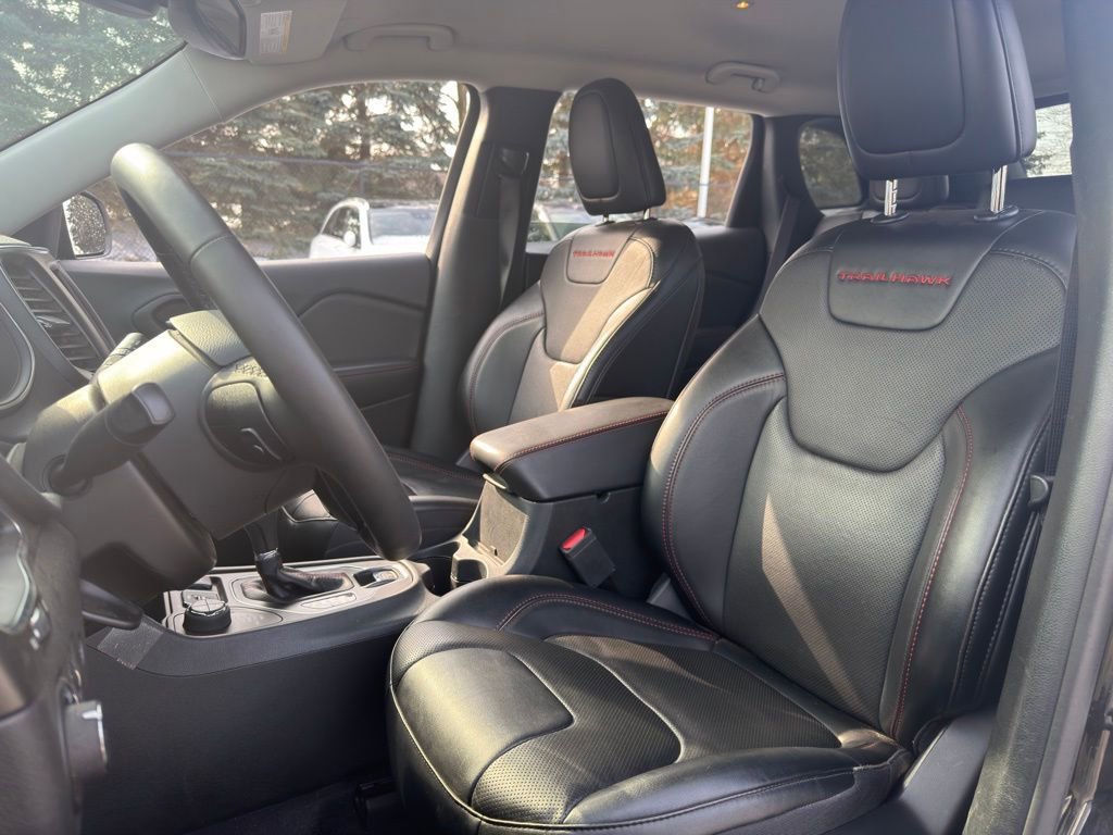 Used 2022 Jeep Cherokee Trailhawk w/ Premium Leather Package AWD/4WD image 23