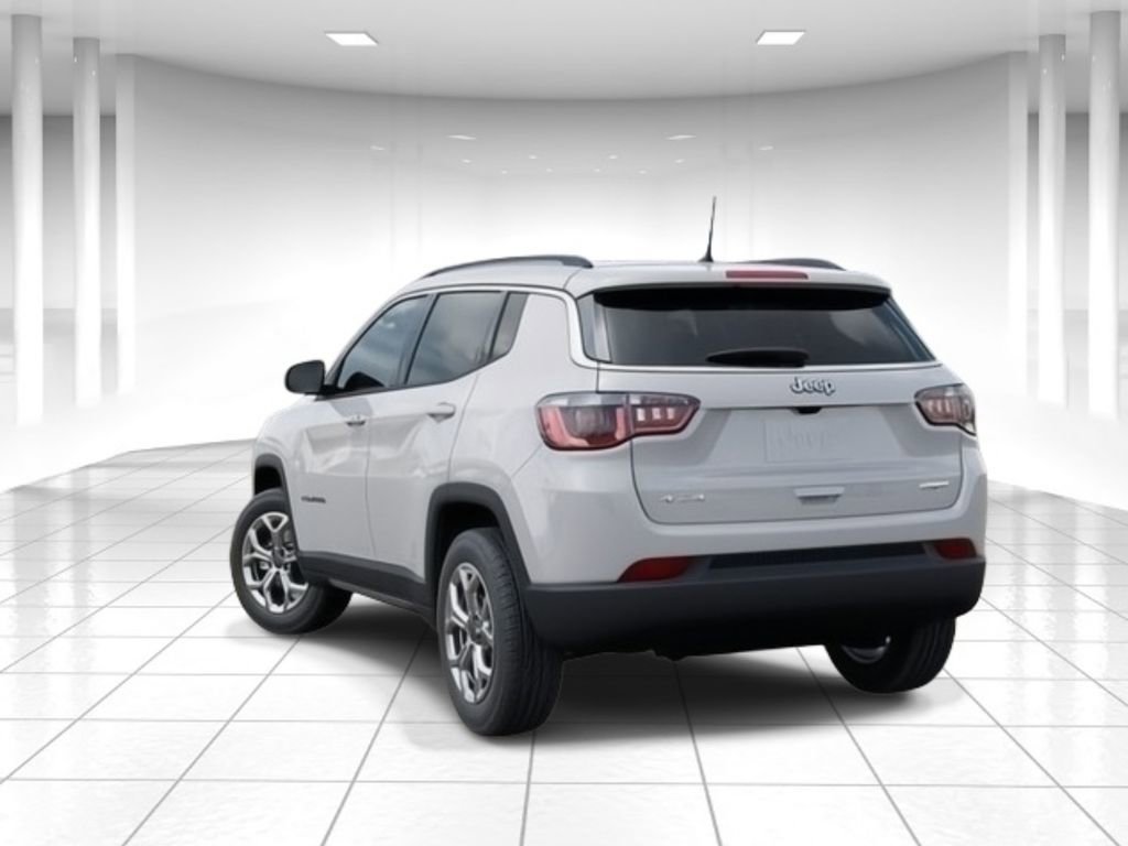 New 2025 Jeep Compass Latitude w/ Sun & Sound Group image 3