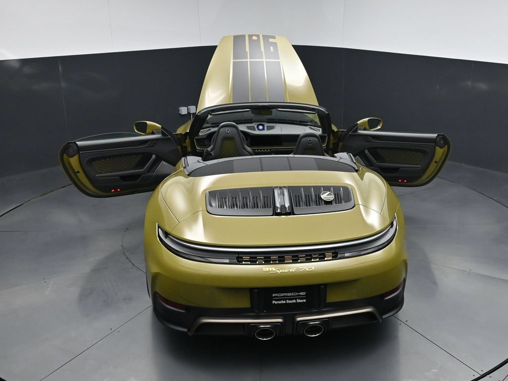 Certified 2026 Porsche 911 GTS RWD image 38