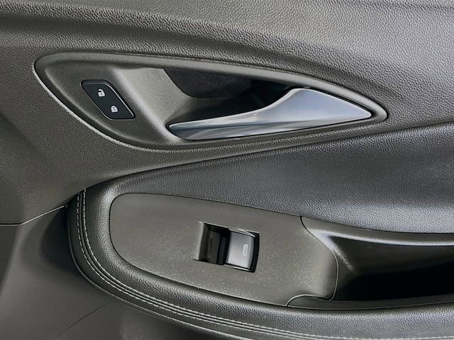 Used 2022 Buick Encore GX Select image 32