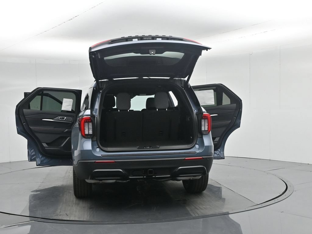 New 2026 Ford Explorer ST-Line w/ ST-Line Street Pack RWD image 36