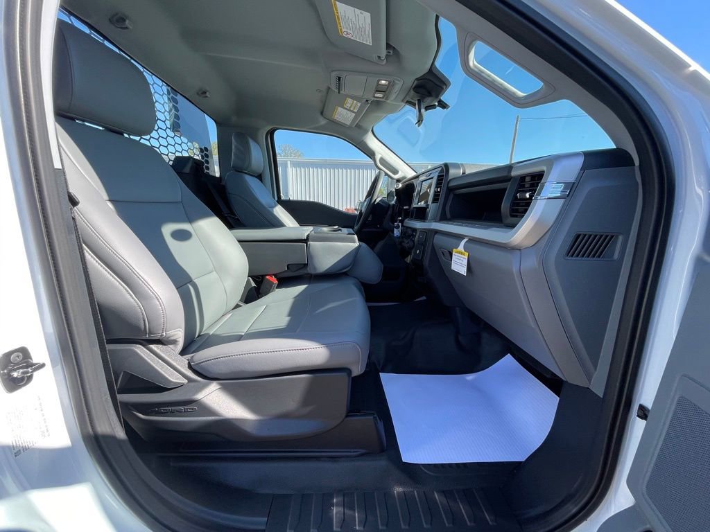 New 2025 Ford F350 XL w/ XL Chrome Package image 18