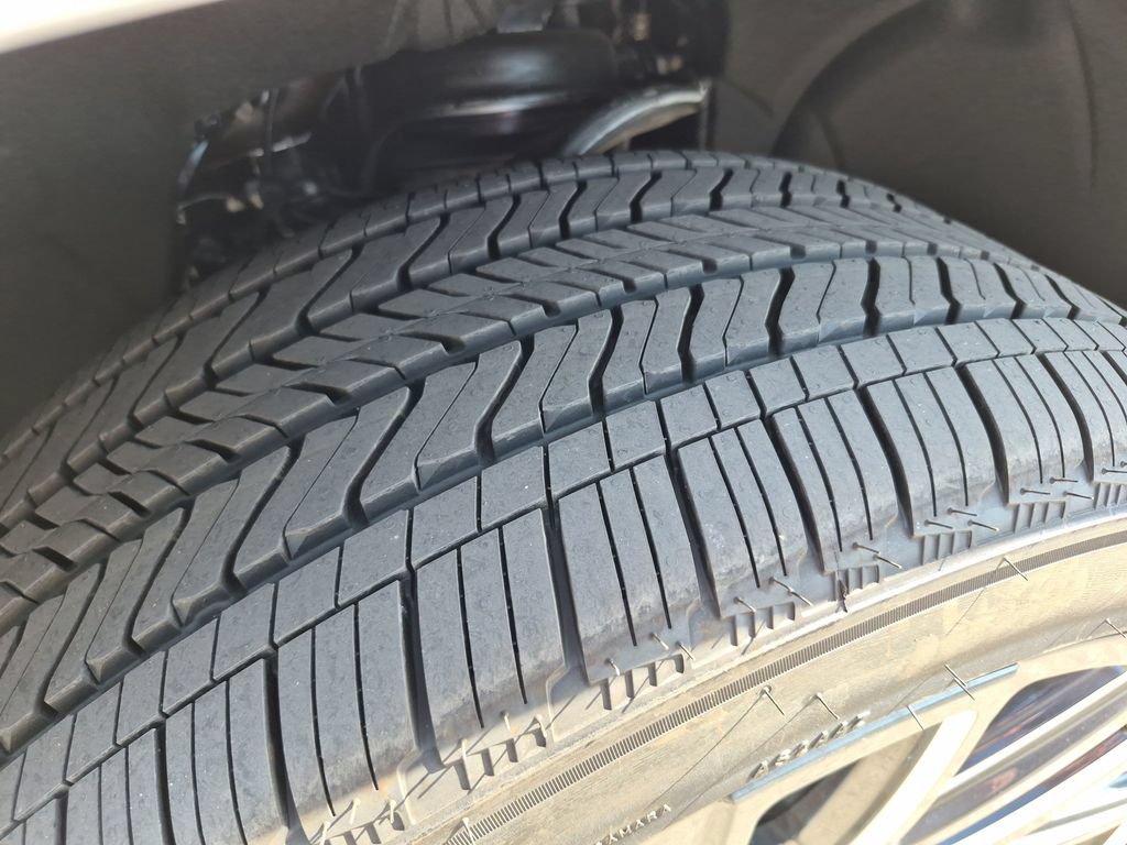 New 2026 GMC Yukon XL Denali Ultimate w/ LPO, Floor Liner Package AWD/4WD image 17