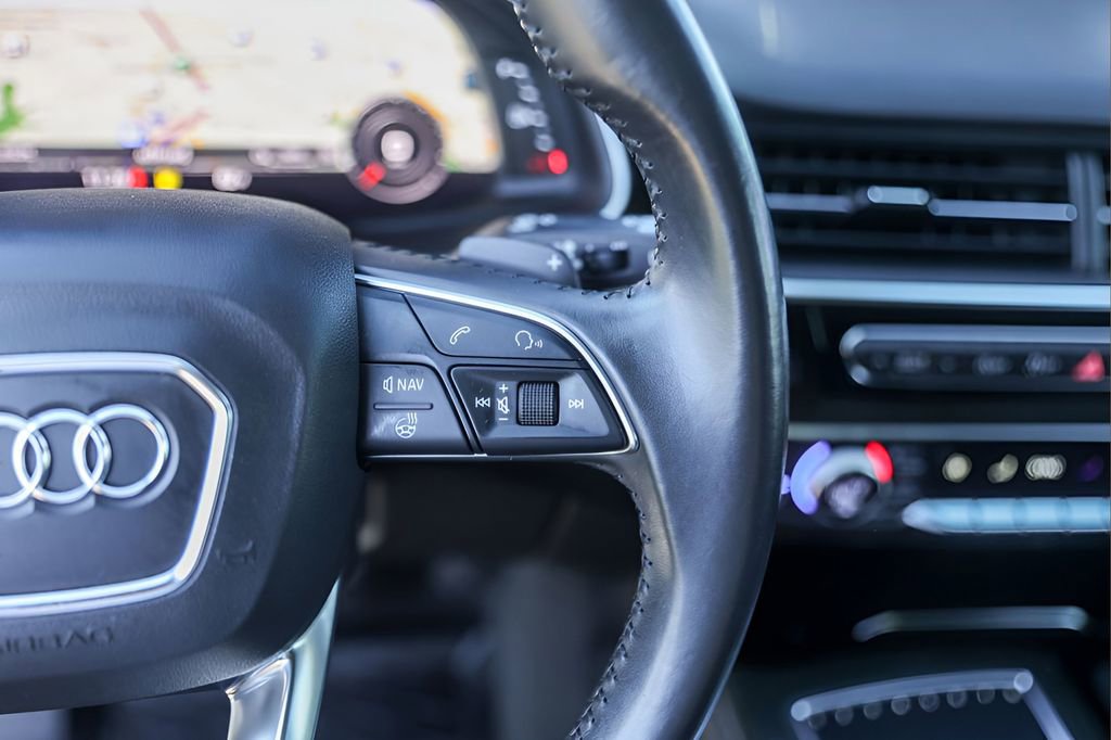 Used 2018 Audi Q7 3.0T Prestige w/ Prestige Package image 13