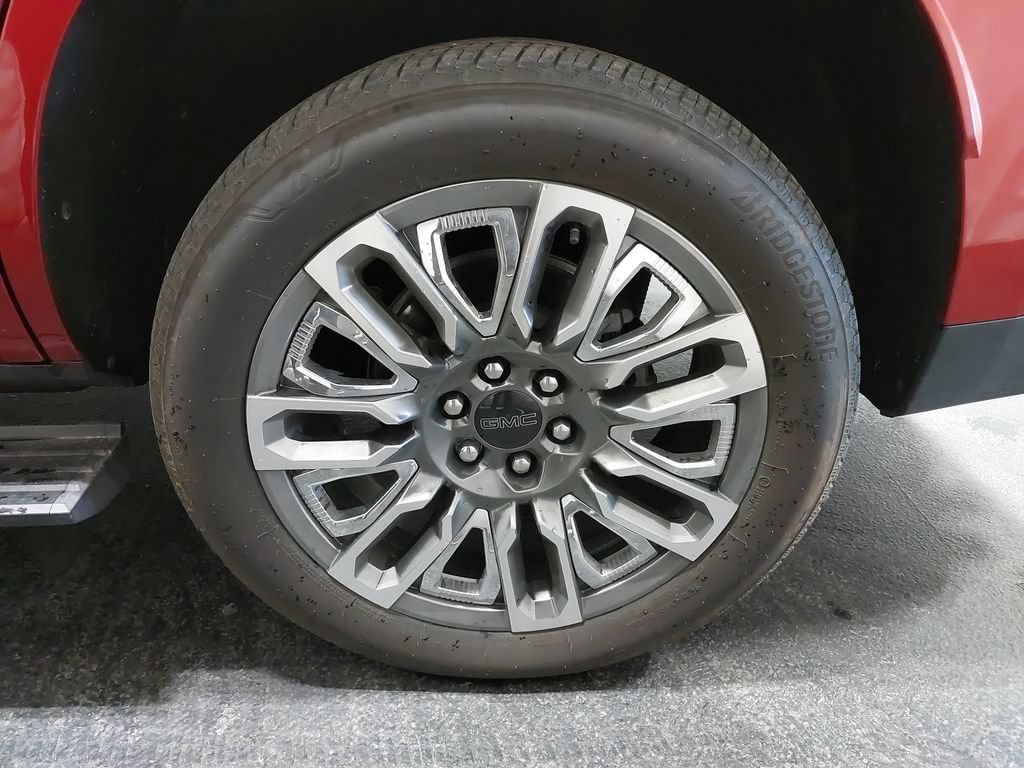 Used 2024 GMC Yukon Denali Ultimate AWD/4WD image 37