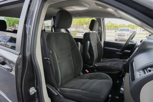 Used 2017 Dodge Grand Caravan SE w/ Power Window Group FWD image 28