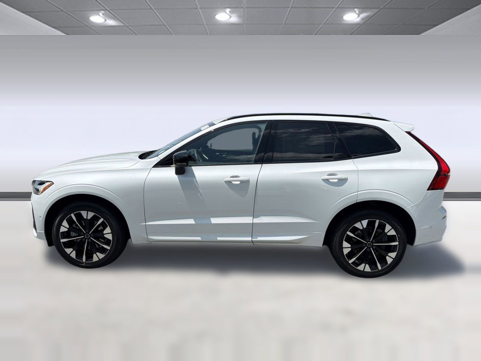 New 2026 Volvo XC60 B5 Plus w/ Climate Package AWD/4WD image 2