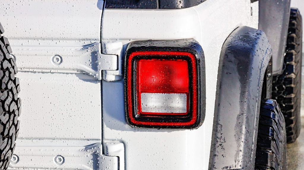 Used 2022 Jeep Wrangler Sport S image 10