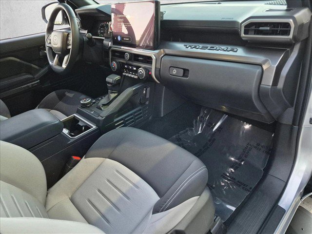 Certified 2025 Toyota Tacoma TRD Off-Road AWD/4WD image 20