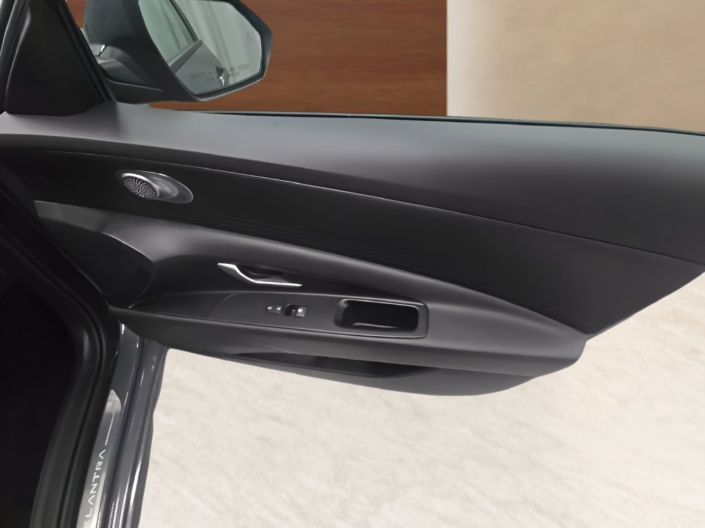 New 2026 Hyundai Elantra SE FWD image 25