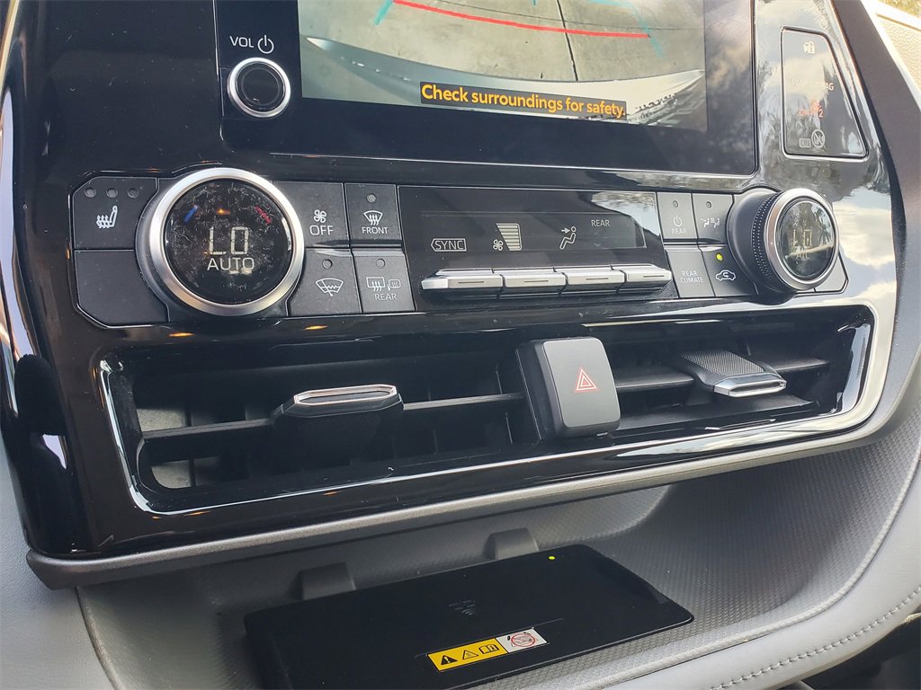 Used 2023 Toyota Highlander XLE image 33
