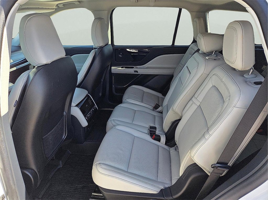 Certified 2025 Lincoln Aviator Reserve w/ Illumination Package image 10