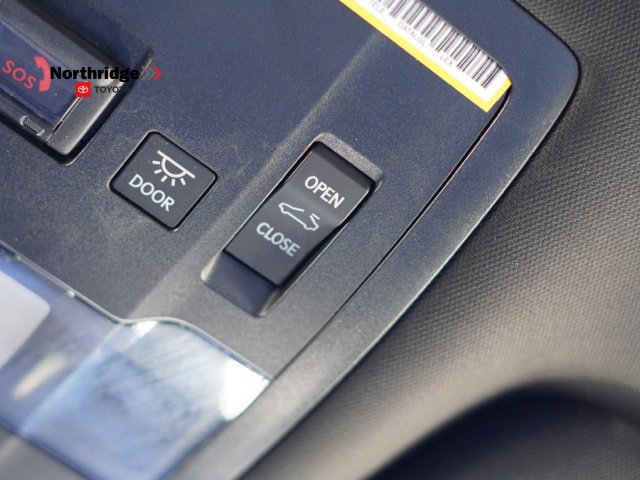 Used 2022 Lexus UX 200 w/ Premium Package FWD image 44