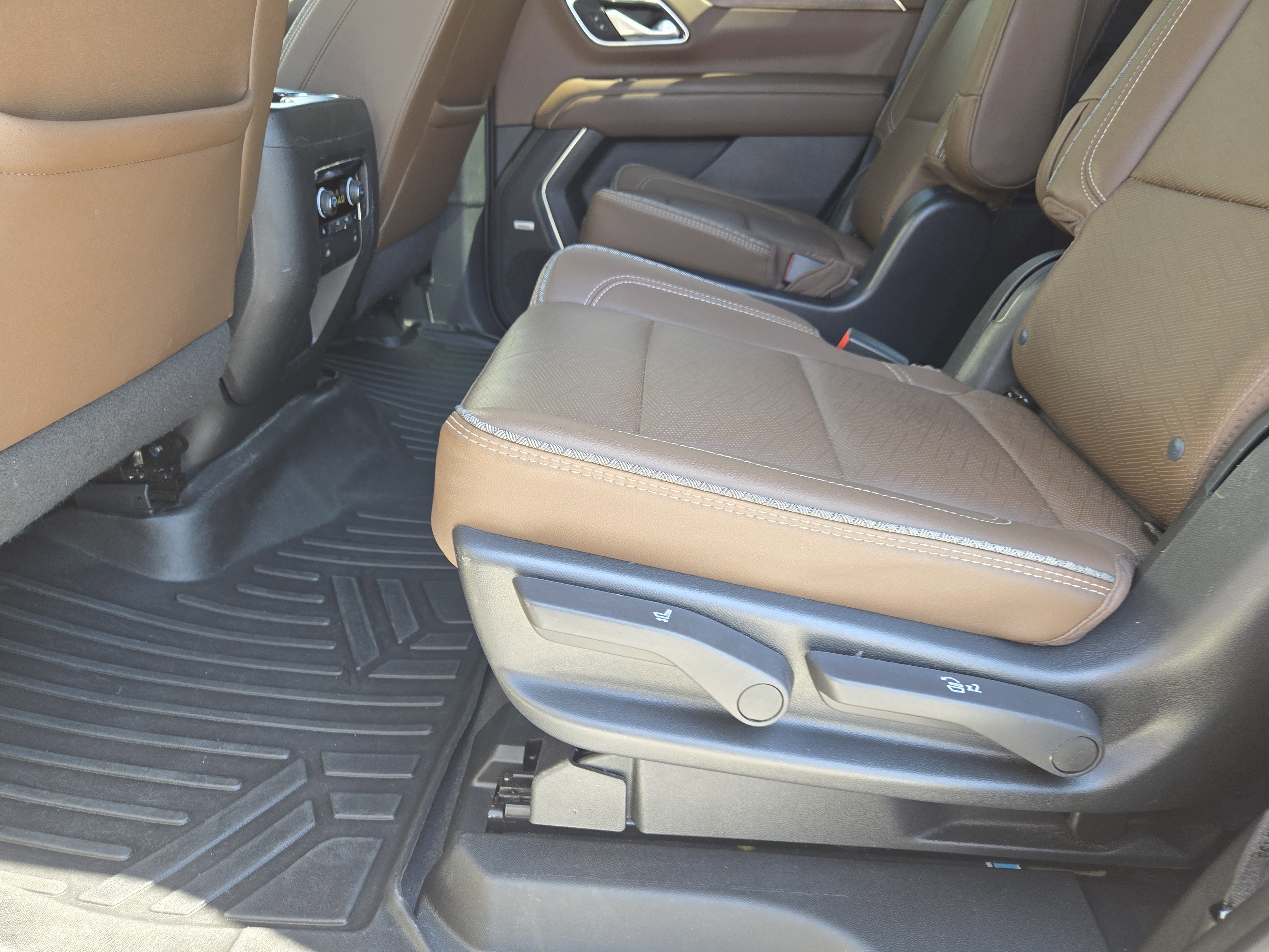 Used 2023 Chevrolet Tahoe High Country w/ Premium Package 2 image 33