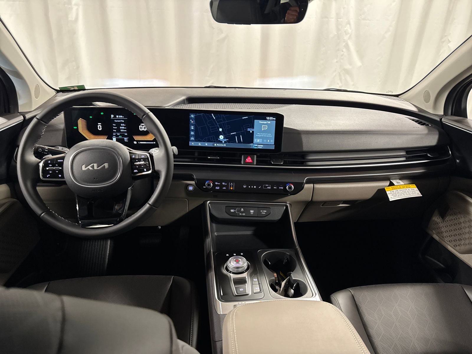 New 2026 Kia Carnival LXS image 4