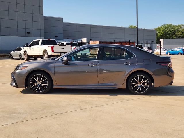 Used 2023 Toyota Camry SE FWD image 4