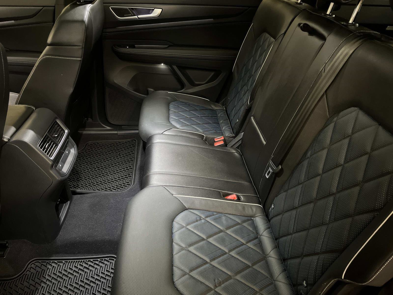 Used 2024 Volkswagen Atlas Cross Sport SEL Premium R-Line image 13