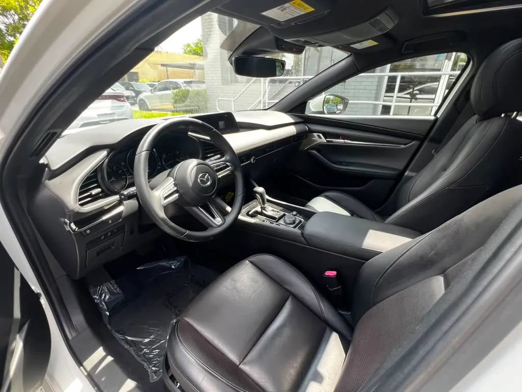 Used 2019 MAZDA MAZDA3 Hatchback w/ Premium Package FWD image 12