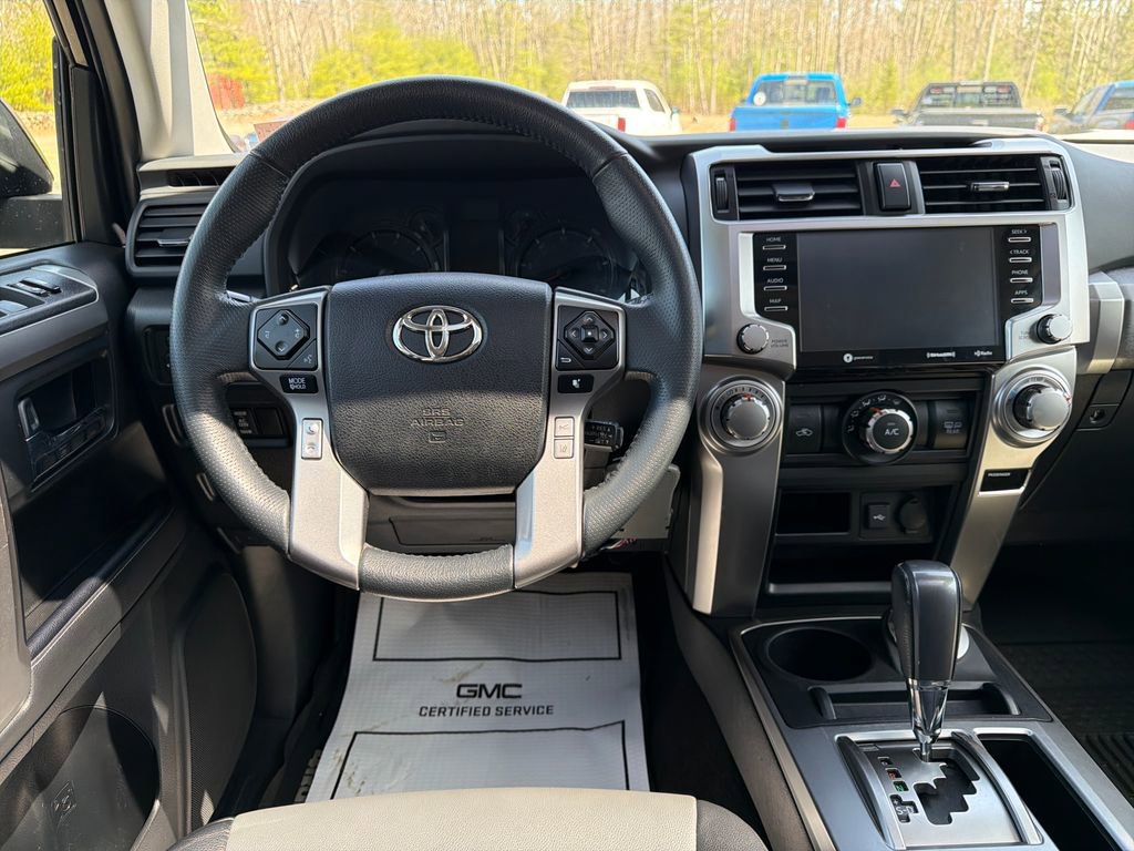 Used 2020 Toyota 4Runner SR5 Premium w/ Moonroof Package AWD/4WD image 17
