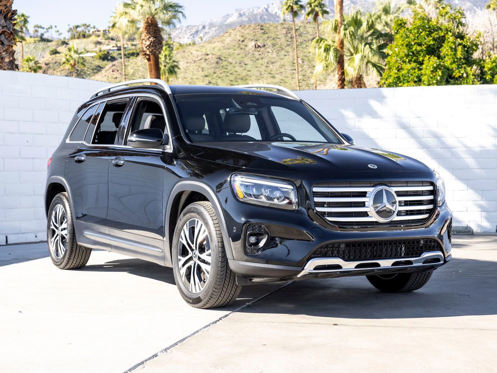 Used 2025 Mercedes-Benz GLB 250 image 2