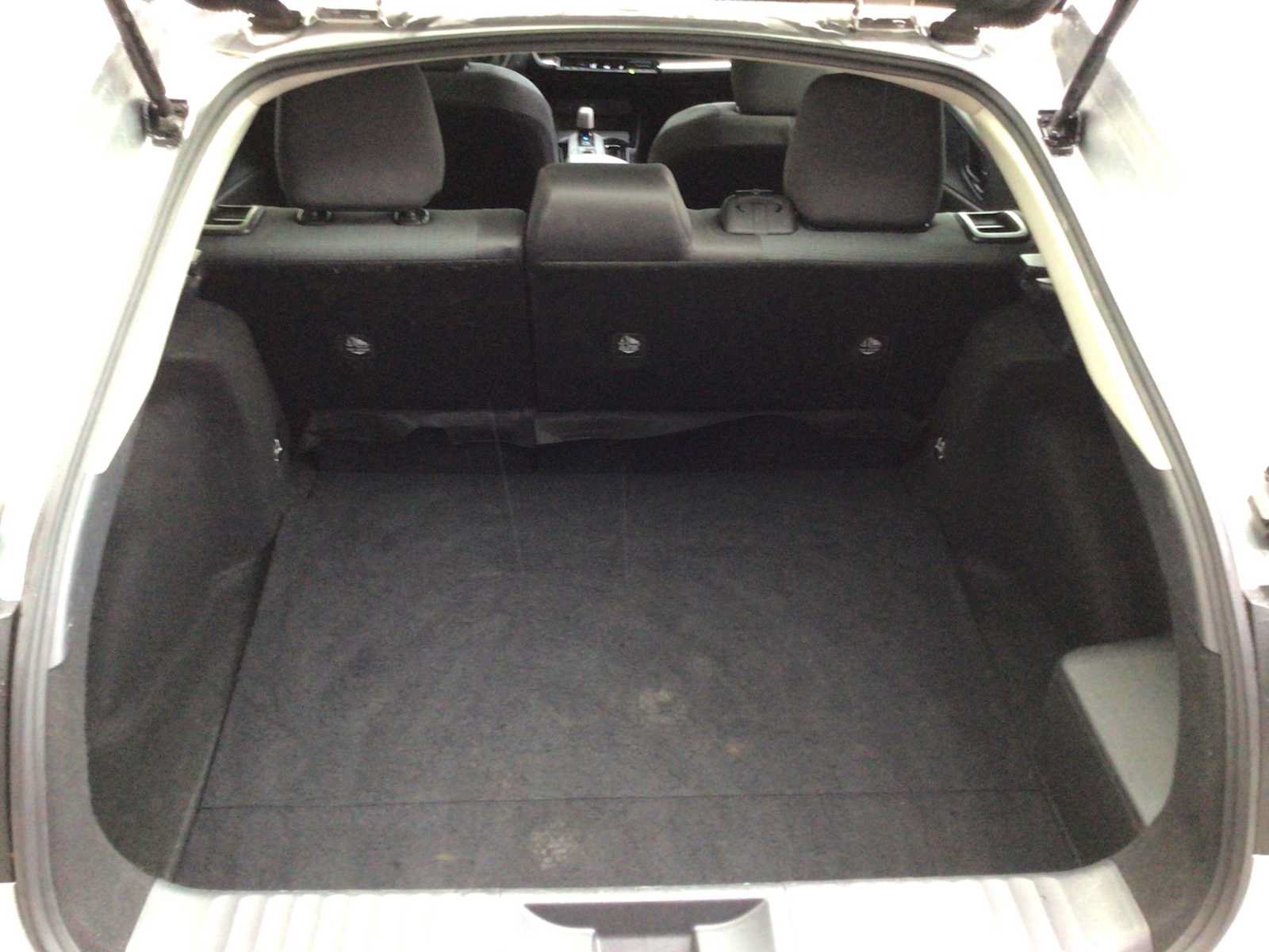 Used 2024 Toyota Prius LE FWD image 23