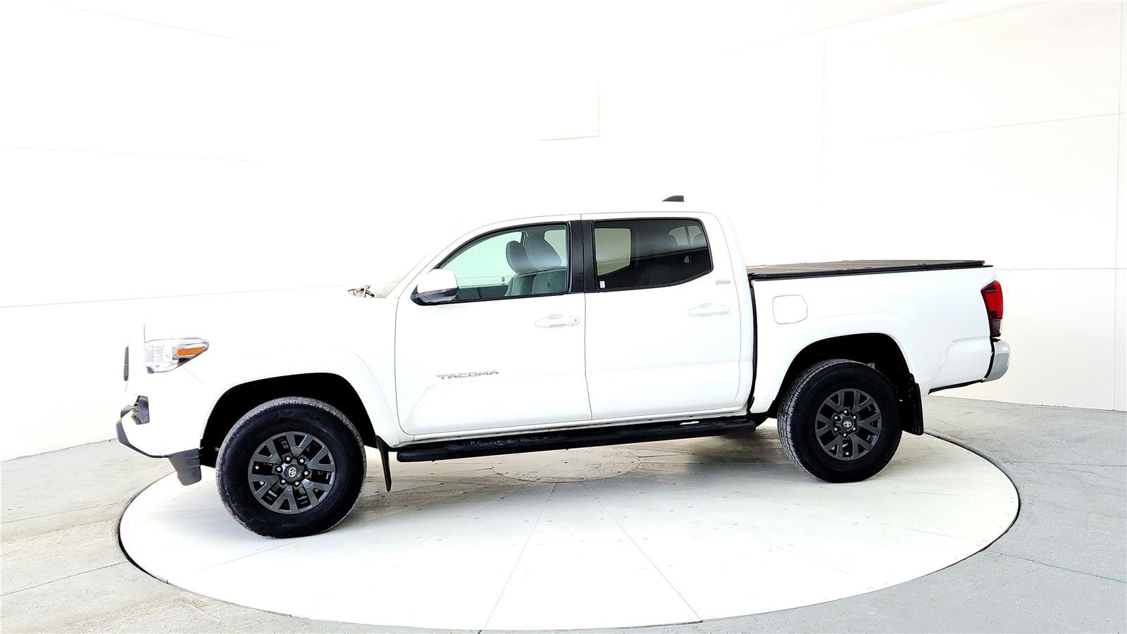 Certified 2023 Toyota Tacoma SR5 image 3