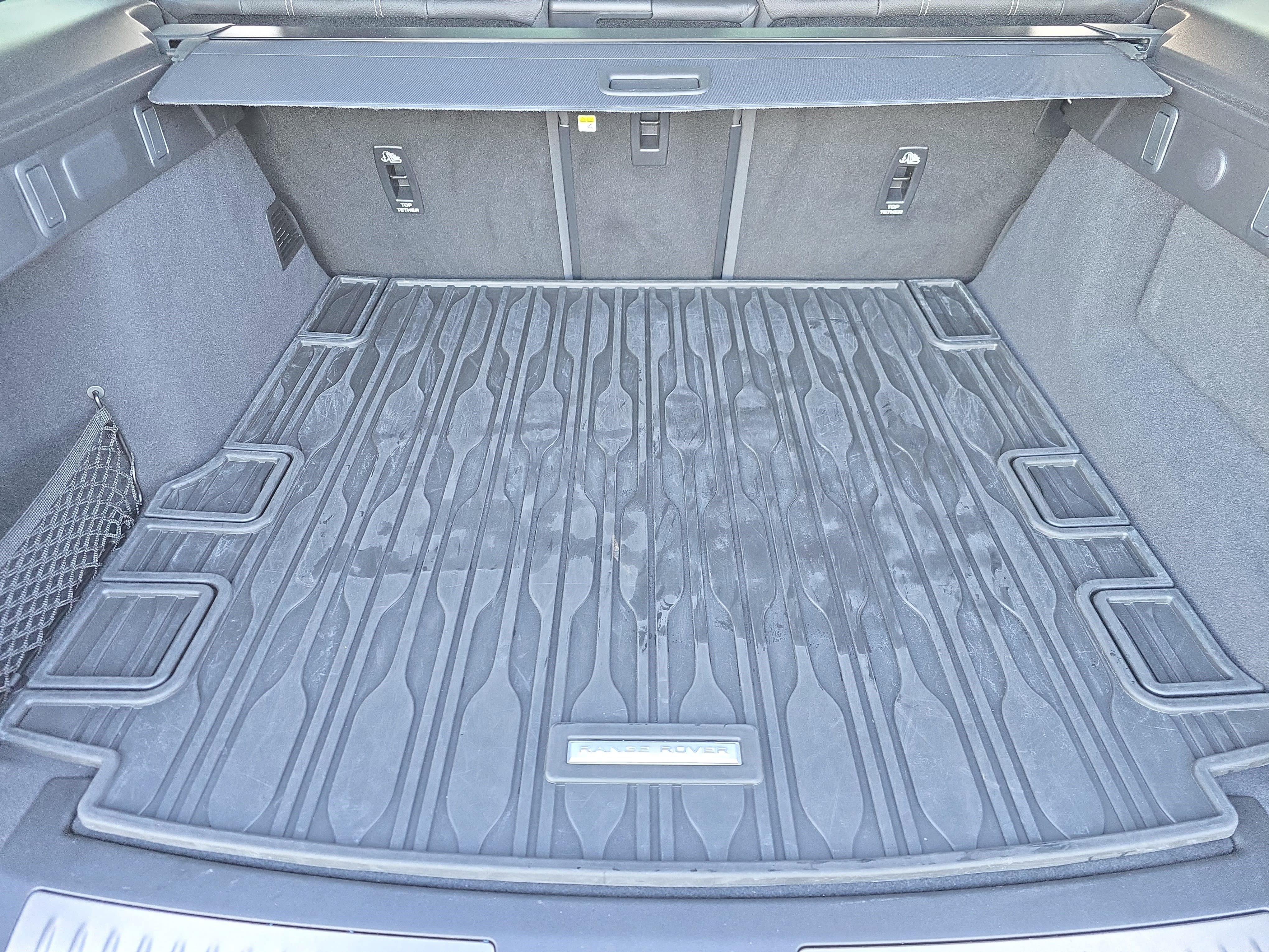 Used 2022 Land Rover Range Rover Velar R-Dynamic S image 12