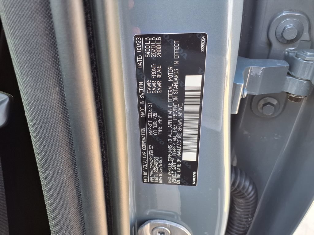 Certified 2023 Volvo XC60 B5 Ultimate AWD/4WD image 38
