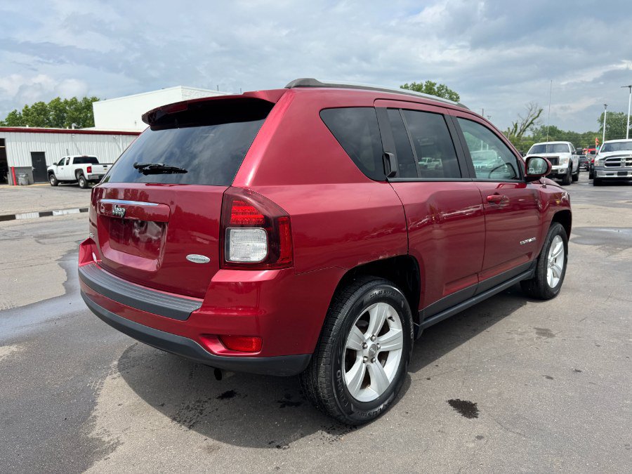Used 2016 Jeep Compass Latitude AWD/4WD image 5