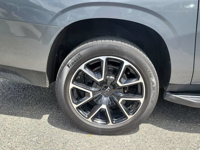 Certified 2022 Chevrolet Suburban RST w/ Luxury Package RWD image 6