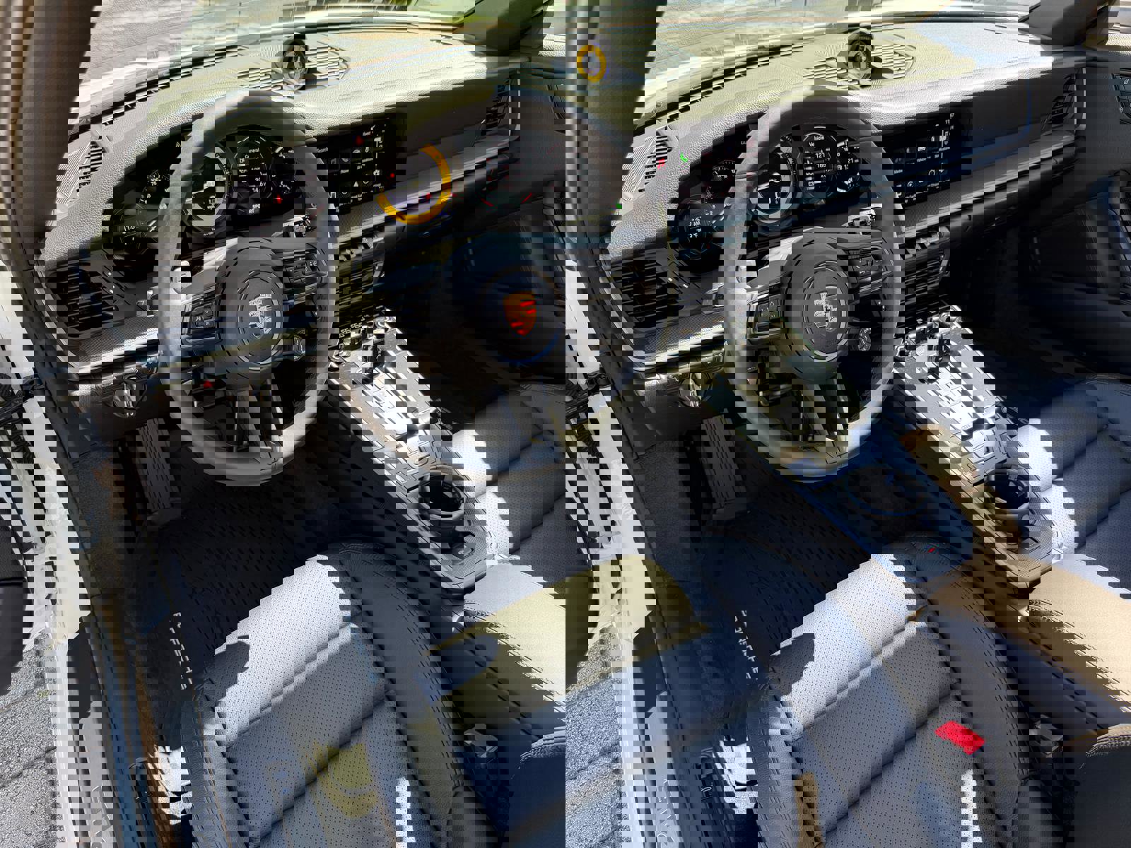 Used 2023 Porsche 911 Carrera image 34