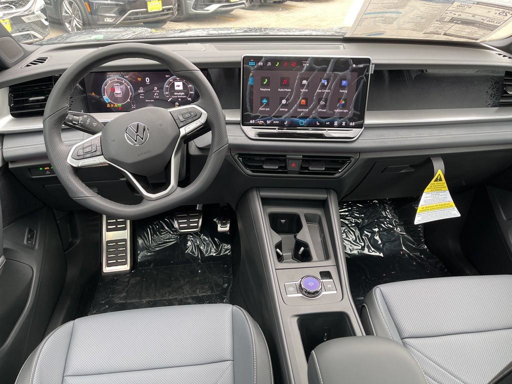 New 2026 Volkswagen Tiguan SE R-Line AWD/4WD image 16