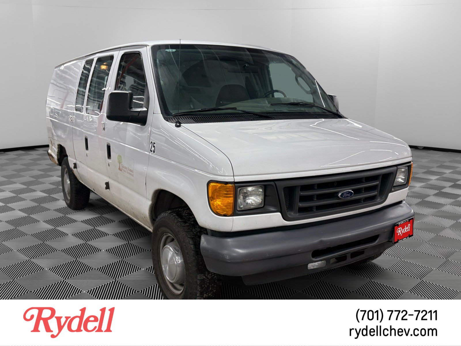 Used 2006 Ford E-350 and Econoline 350 Extended Super Duty RWD image 4