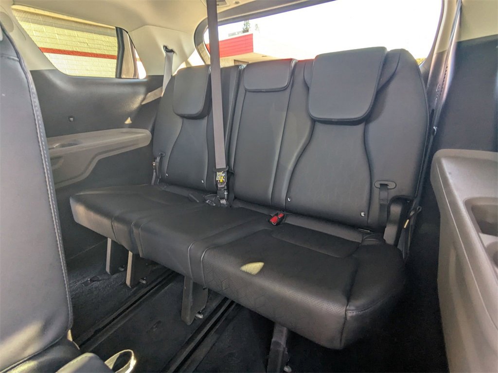 Used 2025 Kia Carnival image 29