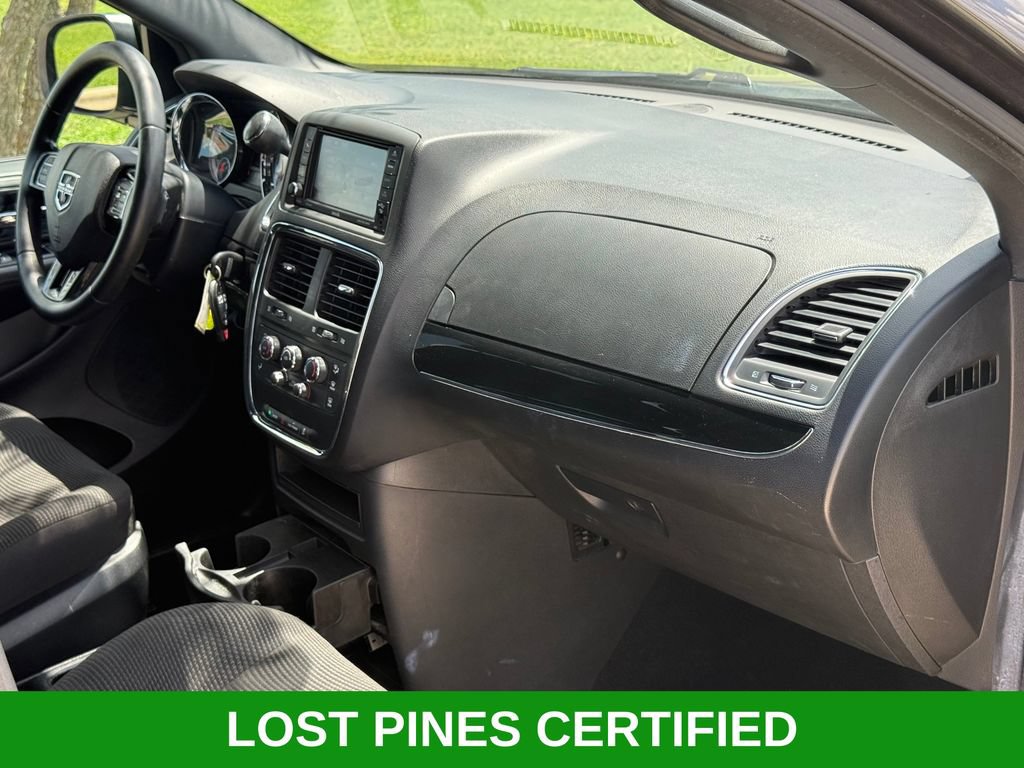 Used 2020 Dodge Grand Caravan SE FWD image 21