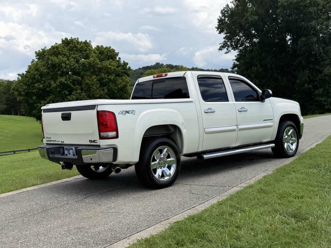 Used 2013 GMC Sierra 1500 SLT w/ SLT White Diamond Edition AWD/4WD image 19