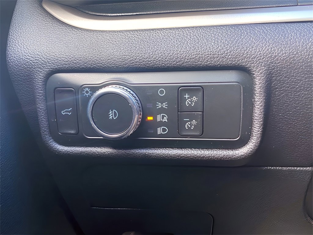 Used 2022 Ford Explorer XLT image 26