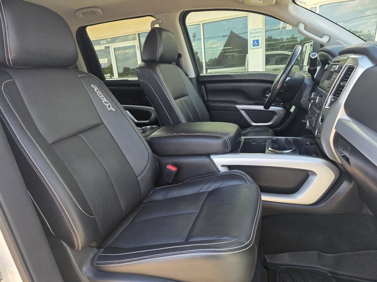 Used 2019 Nissan Titan PRO-4X w/ Pro-4x Convenience Package AWD/4WD image 19