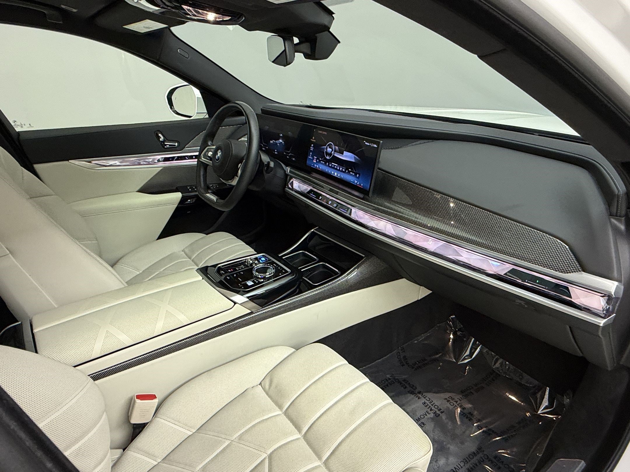 Certified 2023 BMW i7 xDrive60 AWD/4WD image 31