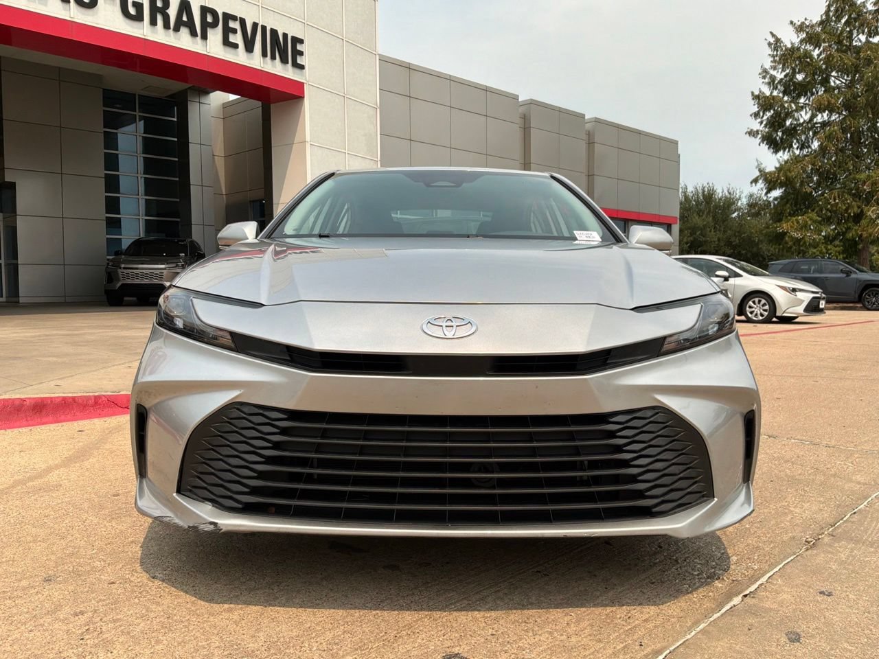 Used 2025 Toyota Camry LE FWD image 3