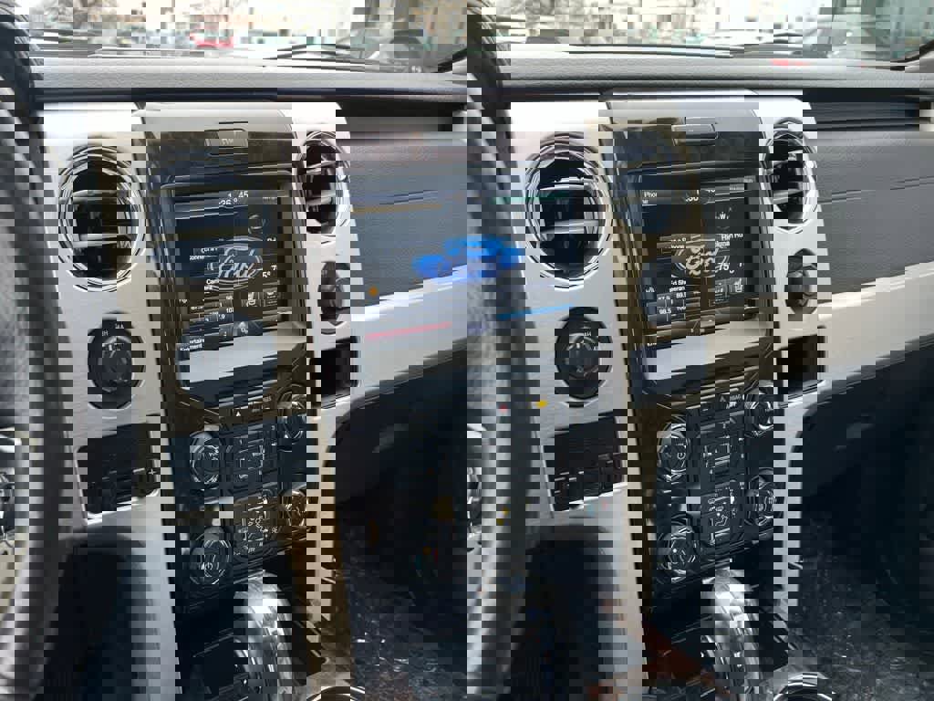 Used 2014 Ford F150 Platinum image 29