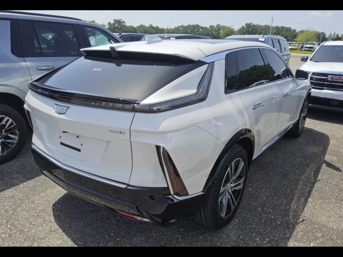 Used 2025 Cadillac Lyriq Luxury RWD image 18