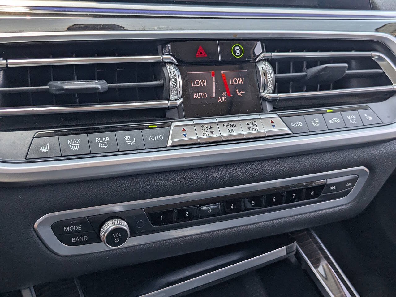 Used 2019 BMW X7 xDrive40i w/ Parking Assistance Package AWD/4WD image 28