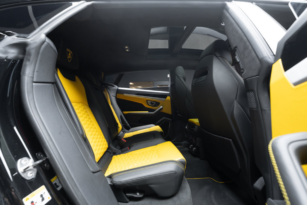 Used 2020 Lamborghini Urus AWD/4WD image 40