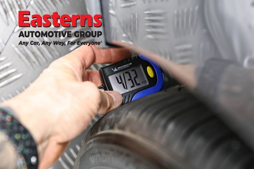 Used 2023 Nissan Sentra SR w/ SR Premium Package image 26