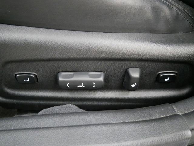 Used 2014 Kia Cadenza Premium w/ Technology Package image 16